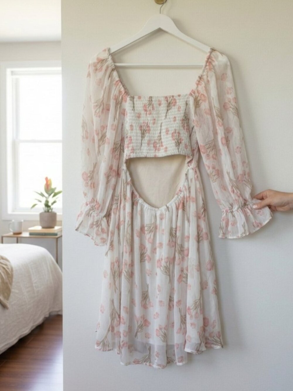 Japna NWT Floral Long Sleeve Cut-Out Mini Dress Size L - Picture 6 of 7